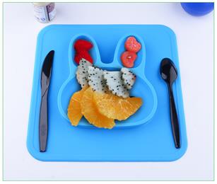 Is it easy to use baby silicone plate placemat? Let the baby have meal at ease.