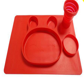 Silicone baby placemat with suction 1 divided kids plates dinner mat.