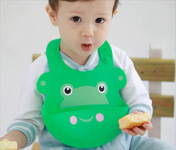 Is baby silicone bib easy to use? What are their uses?