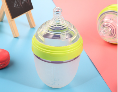 What kind of feeding bottle is good for newborns to use?
