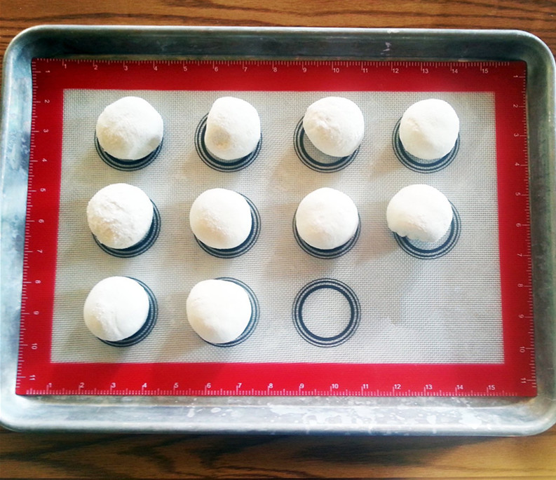 silicone baking mat with measurements